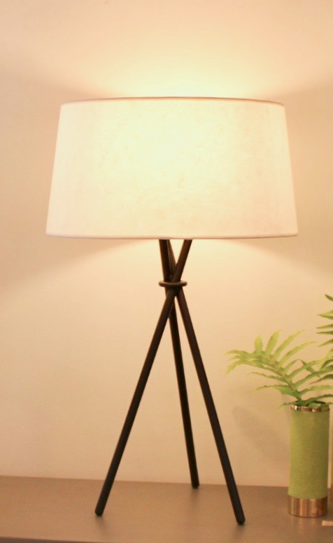 LAMPE TRIPODE 75