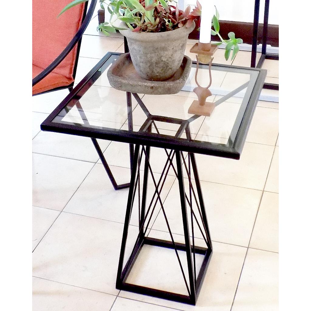 Bout de canape 44*44*55